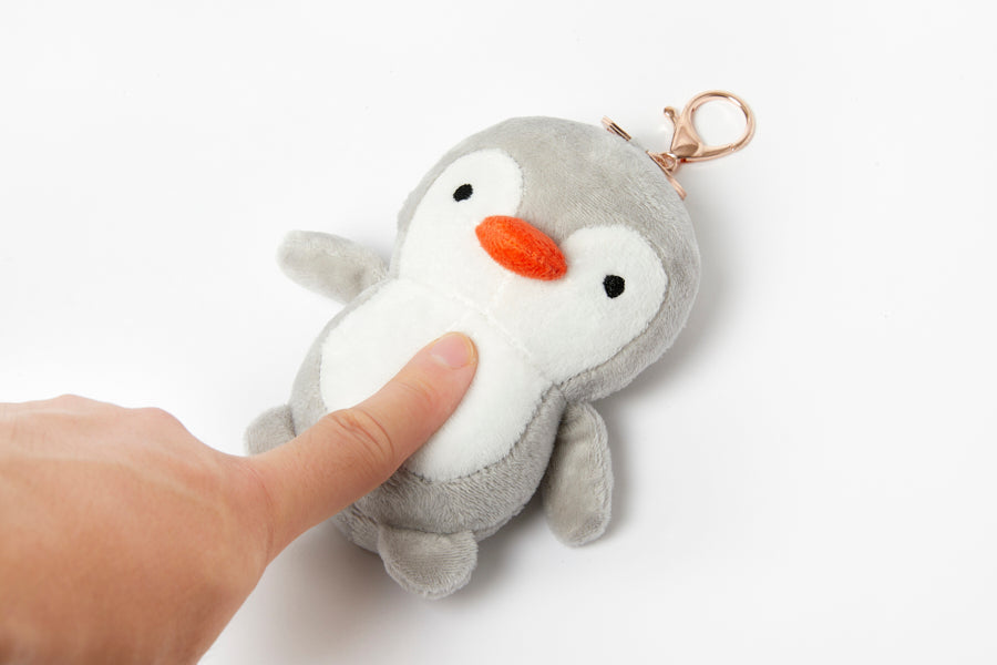 KEYRING ILY PENGUIN GREY