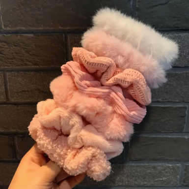 Snow Scrunchies Pink (Random)