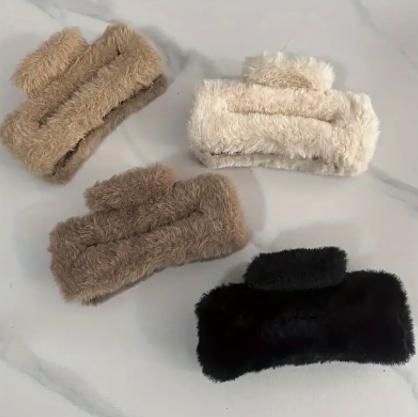 Hair Claw Fur Square